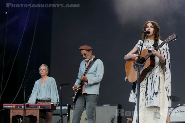 PJ HARVEY - 2024-08-25 - SAINT CLOUD - Domaine National - Grande Scene - Polly Jean Harvey